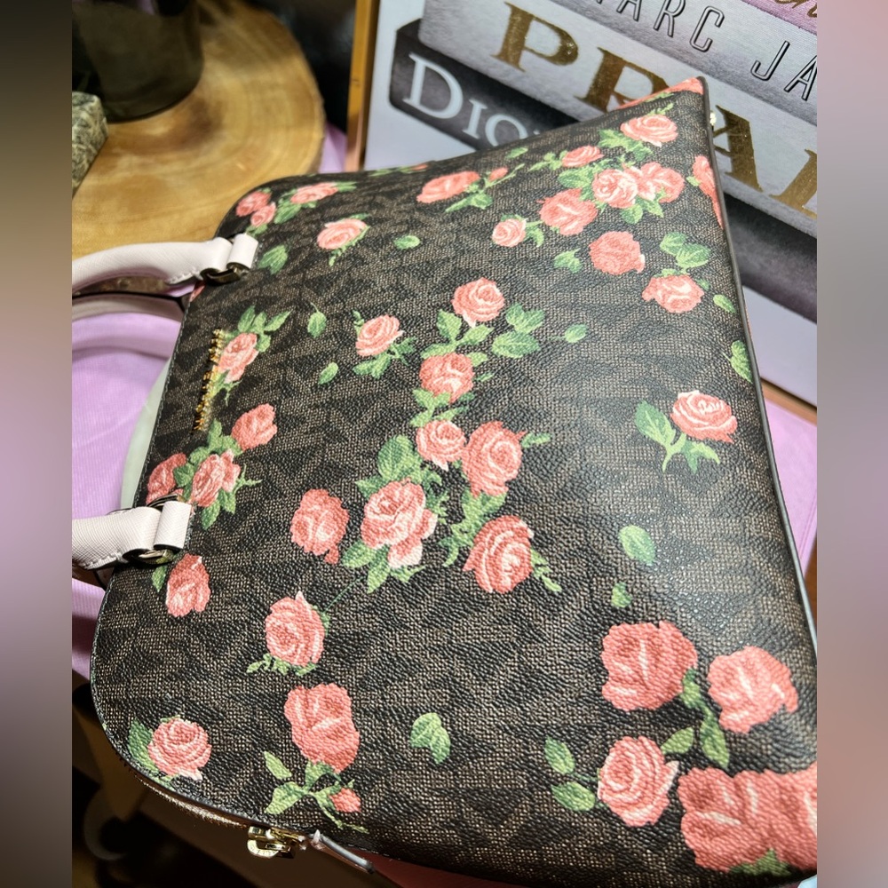 Michael Michael Kors  Rare Cindy Brown Multi Lg Dome With Roses  Print NWOT - Picture 10 of 12